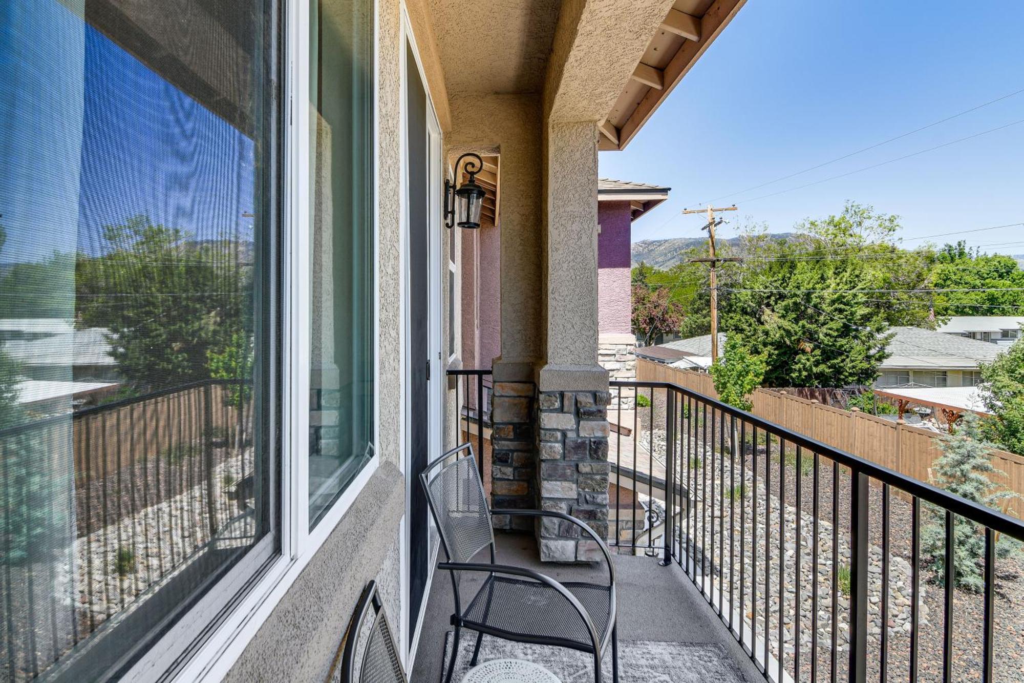 Central Carson City Townhome, 1 Mi To Downtown! Exterior photo